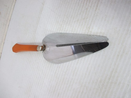 Vtg. Butterscotch BAKELITE Pie Dessert Server 45 Degree Angle Spatula Kitchen - Picture 7 of 12