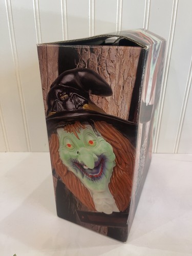 Vintage Door Halloween WITCH | Laughing Animated light up prop decoration | - Picture 4 of 6