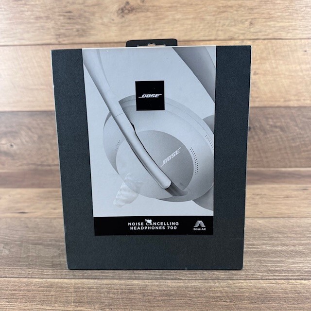 Bose 700 Noise Cancelling Headphones - Silver - NEW-image