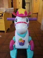 CAVALLO A DONDOLO CHICCO MISS RODEO CAVALCABILE INTERATTIVO CON LUCI E SUONI.