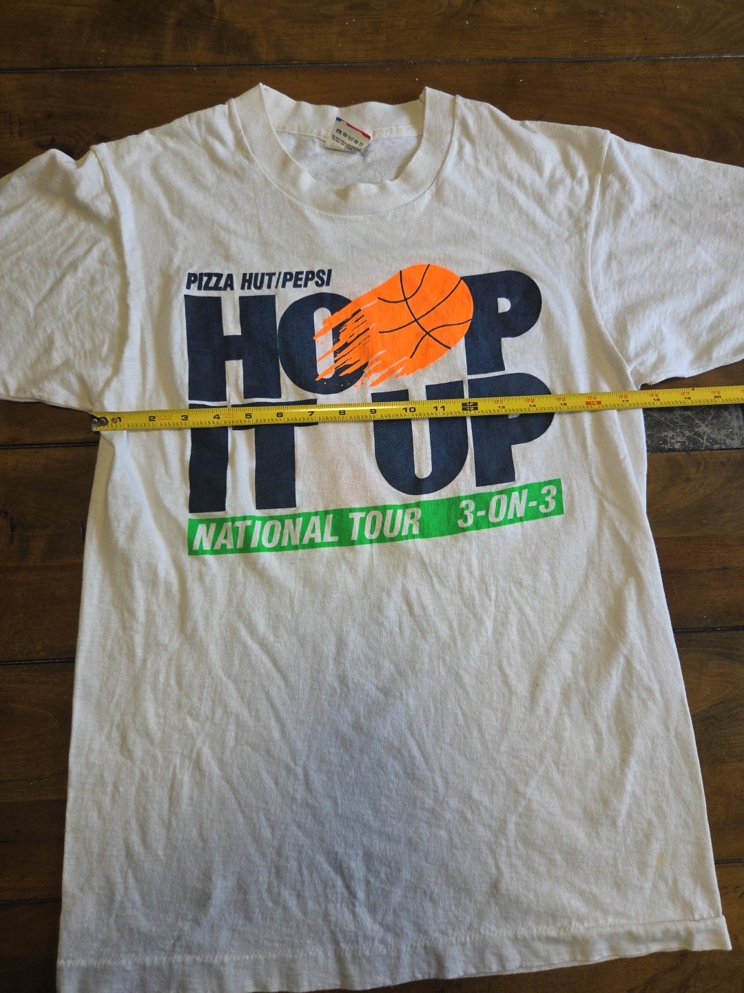 Hoop It Up T Shirt M 1990 3 on 3 Basketball Pizza Hut National Tour FOTL image 4