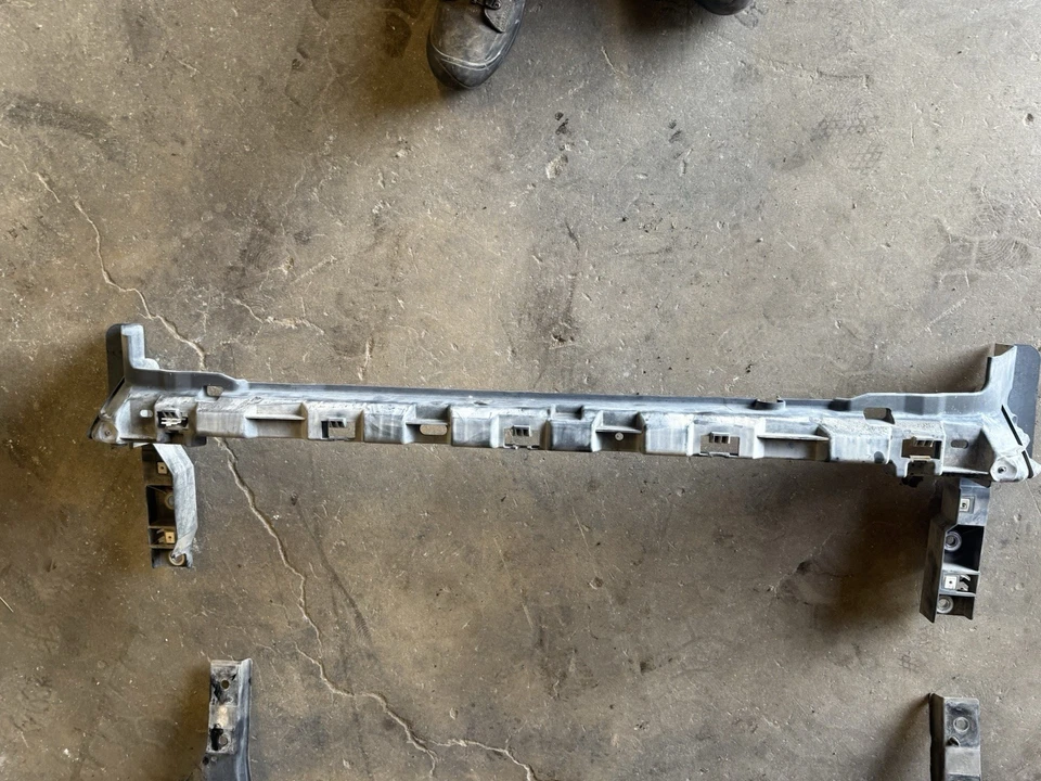 2011-2016 FORD F250 F350 6.7L RADIATOR CORE SUPPORT UPPER / LOWER TIE BAR - Image 4 of 4