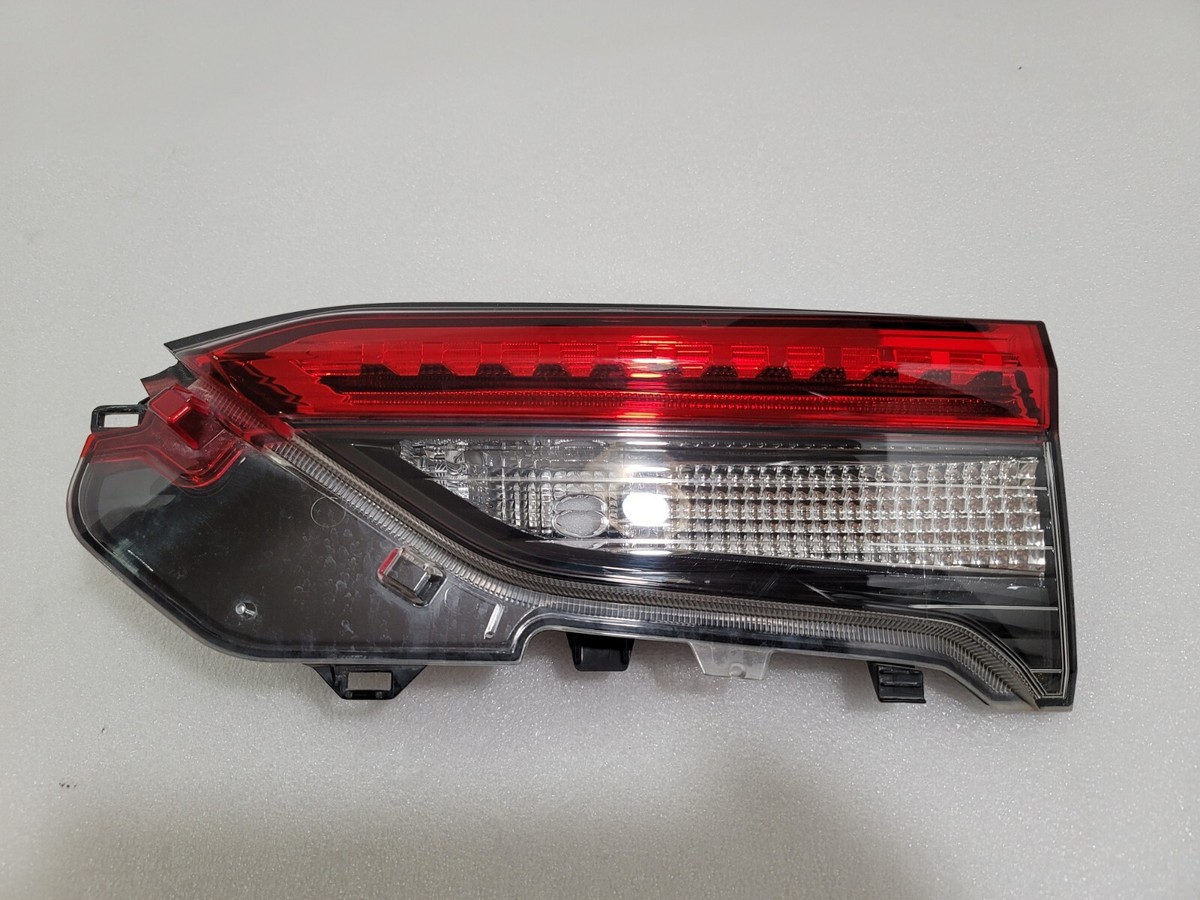 💥OEM Toyota RAV4 2019-2021 (RIGHT) outer tail lamp LIGHT 81581