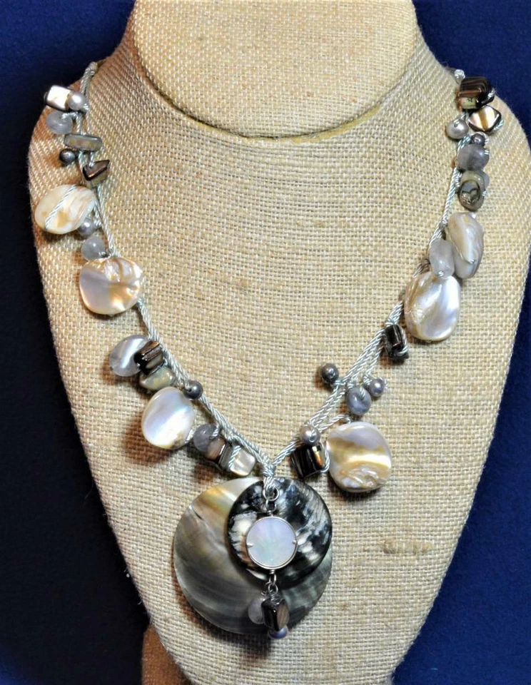 Box Mit SILPADA Silvertone 3 Strängen Dangle Aus Muscheln 19" Halskette - Bild 2 von 4