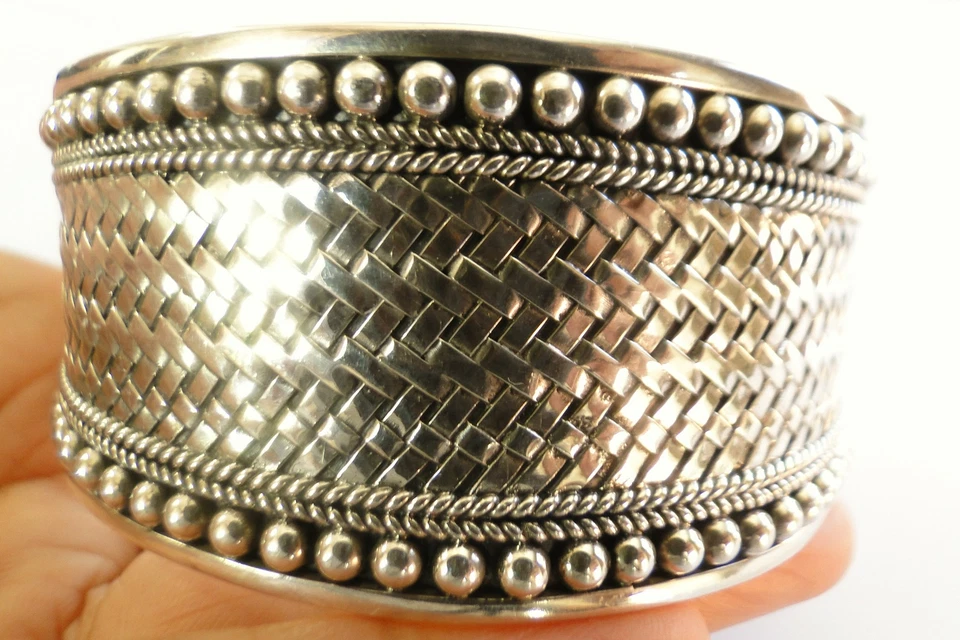 Brazalete brazalete brazalete de plata de ley 925 ancho con borde de cuentas de diseño trenzado sin piedra Foto 4 de 4