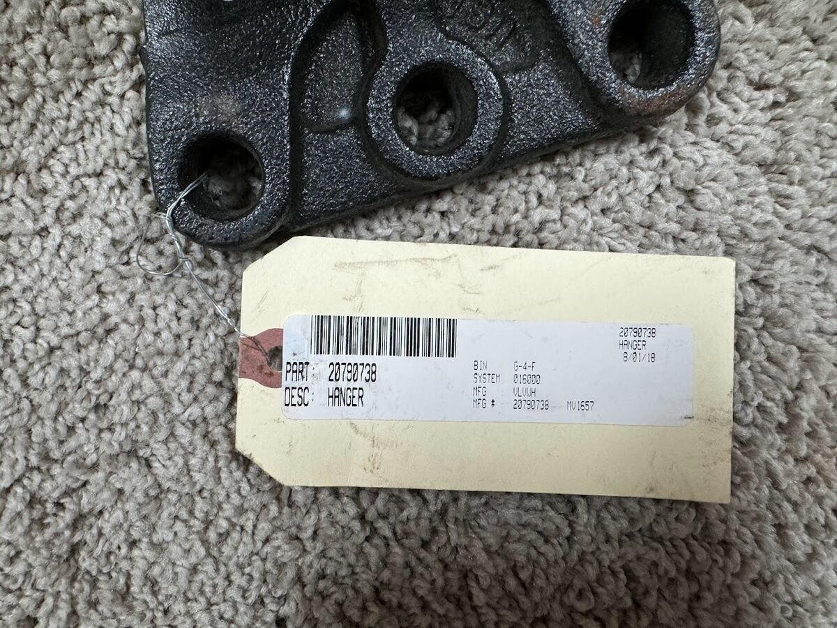 Volvo Spring Shackle Hanger - 20790738 | eBay Volvo Spring Shackle Hanger - 20790738 | eBay