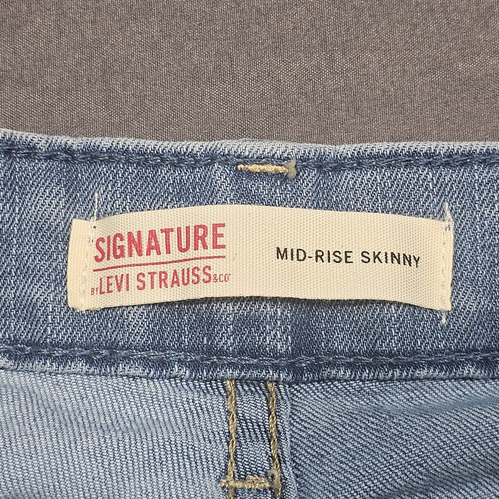 Signature Levi Strauss Womens Mid Rise Skinny Denim Blue Jeans 12S W31 L28 thumbnail 5