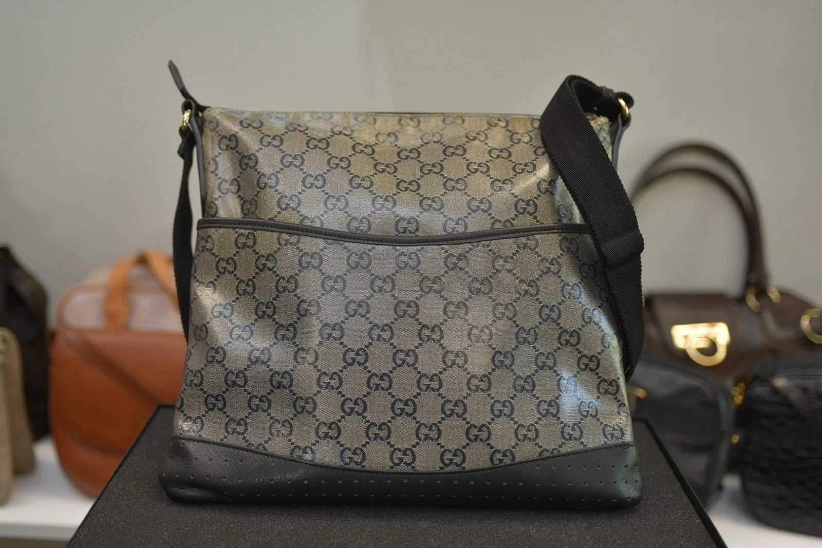 Sac messager en cristal Gucci GG
