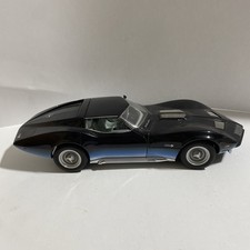 AUTOArt Millennium 1968 GM Chevrolet Corvette Manta Ray 1:18