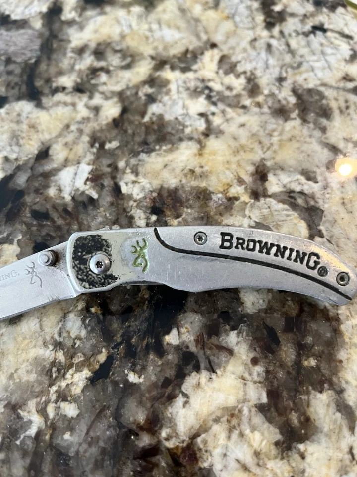 Browning Modelo 3715096 Navaja de Bolsillo Plegable Plateada Bloqueo Lateral Clip de Cinturón Foto 2 de 4