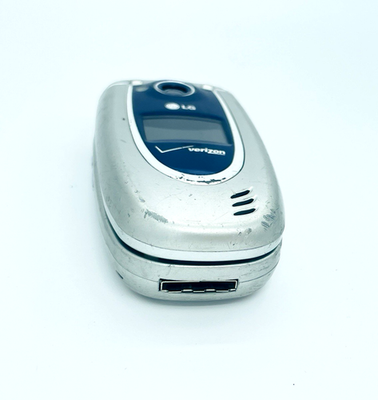 LG VX5200 Verizon Flip Phone Vintage Y2K Retro Cell Phone Silver
