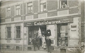 Laden Geschäft Colonialwaren Getränke Weine Cigarren Vintage c. 1914