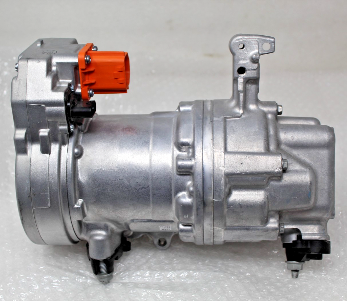 Genuine 2020-2024 TESLA MODEL Y AC COMPRESSOR PUMP With COVER