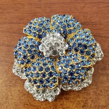 VTG JBK Jackie Kennedy Camrose & Kross Blue and Clear Crystals Flower Brooch