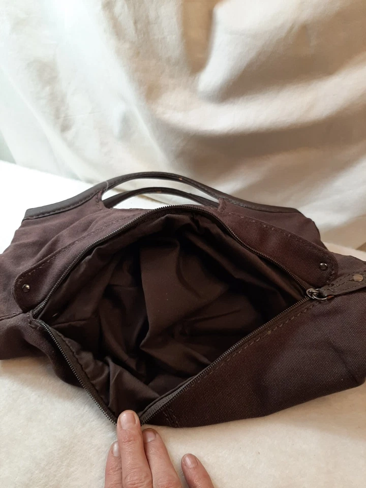 Bolso de Mano GAP Marrón Gamuza y Lona Estilo Hobo Cierre a Presión Cartera Leer con Etiquetas Foto 3 de 4