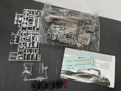 AMT 1963 Chevy Corvette Convertible 1/25 KIT McM Bagged kit