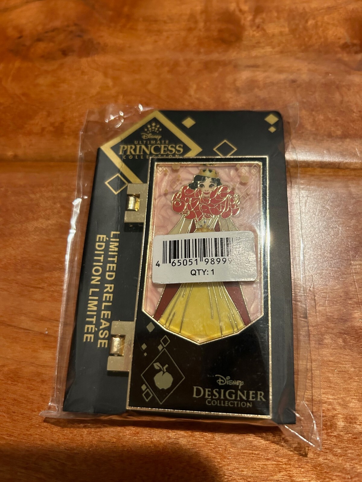 DISNEY Ultimate Princess Designer Collection Hinged Pins LR LE Snow White NEW