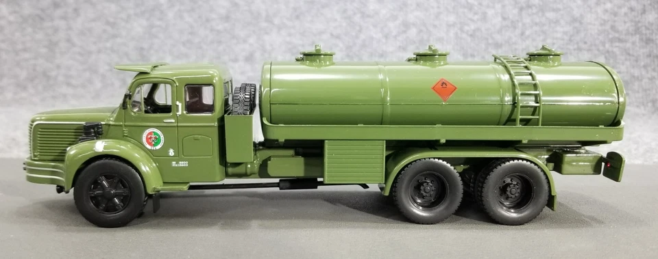 RUSSIAN 1/43 BERLIET GLM 10 TANKWAGEN TANKER TRUCK 203060 IOB - Image 2 of 4