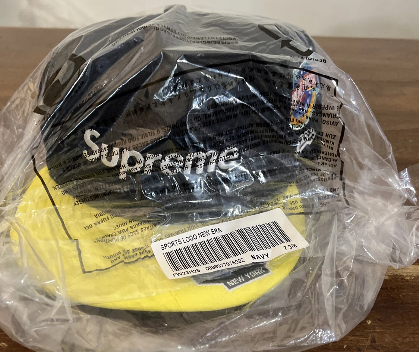 BOITE DE CHAMPIONNATS SUPRÊMES LOGO NOUVELLE ÉPOQUE CHAPEAU MARINE TAILLE 7 3/8 FW23 NEUF/AUTHENTIQUE