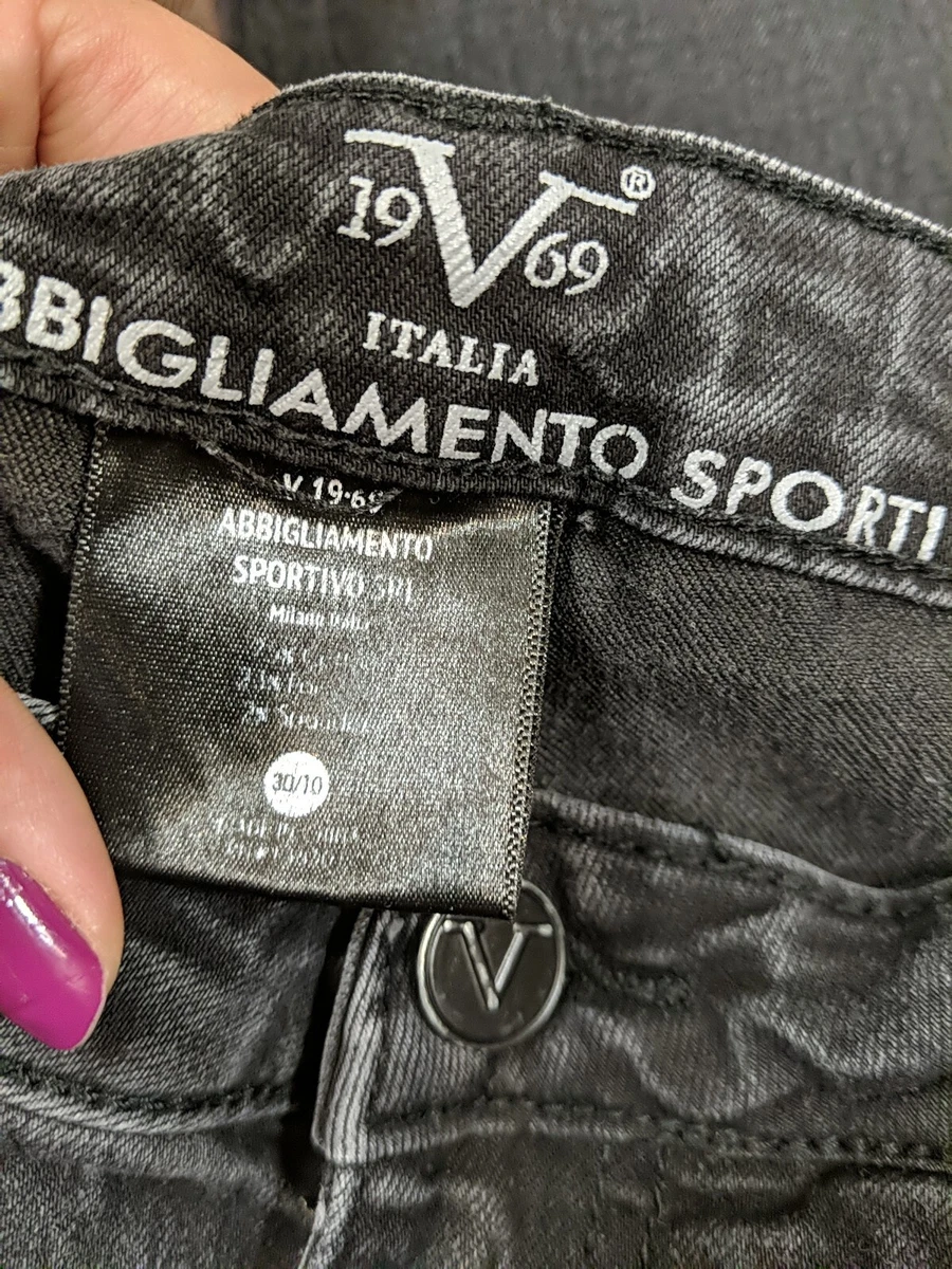 Abbigliamento sportivo low best sale cost