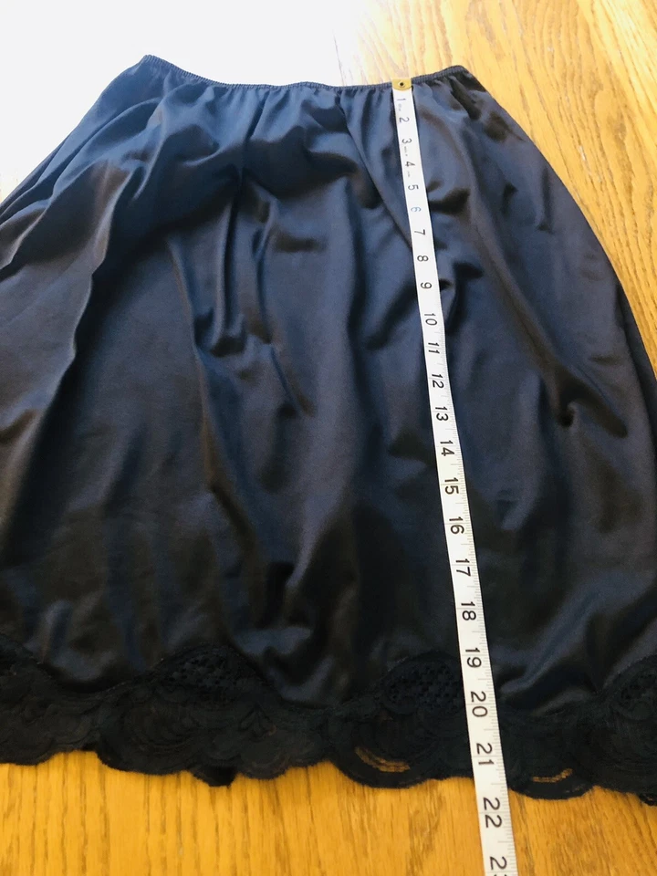 Bali Studio Negro 1/2 Slip M/36 Abertura Trasera 22" Foto 2 de 4