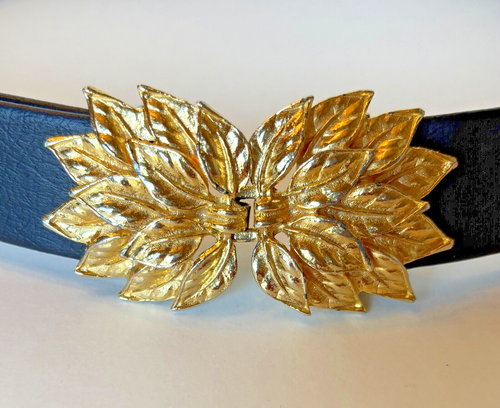 Cintura in pelle con fibbia foglia Mimi Di N tono oro dichiarazione principessa Niscemi vintage 1976