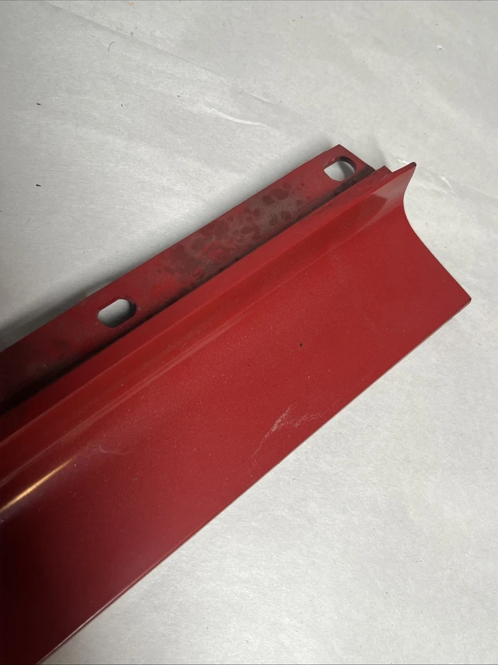 1975 -76 Cadillac Eldorado placa de enchimento de borracha farol inferior LH 1605850 - Imagem 4 de 4