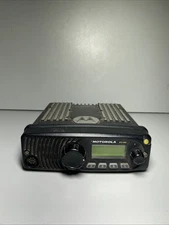 Motorola XTL1500 Mobile Radio UHF Model: M28SSS9PW1AN TESTED TO POWER ON ONLY !!