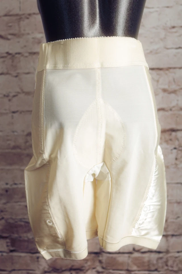 Faja con cremallera con correa de liga satinada vintage Bestform Show Case 34 pequeña marfil Foto 4 de 4