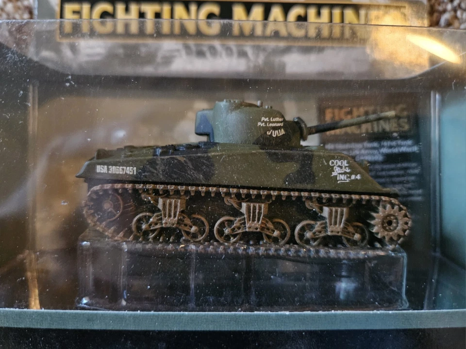 Corgi Fighting Machines 761st Tank Batta U.S. Army WWII M4 SHERMAN TANK CS90302 - Image 2 of 4