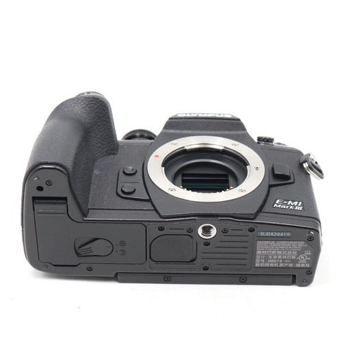 OLYMPUS OM-D E-M1 Mark III Body[Near Mint] - Bild 11 von 12