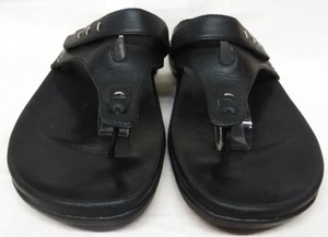 clarks roxanna flip flops black