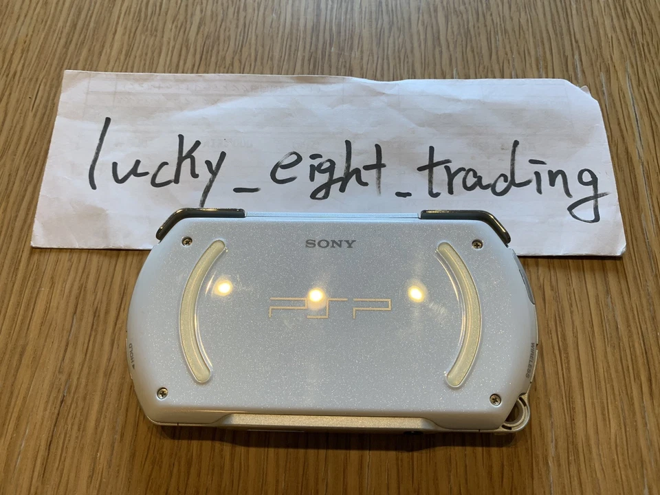 PSP Go Pearl White PSP N1000 PW Console only [H] - Image 4 of 4