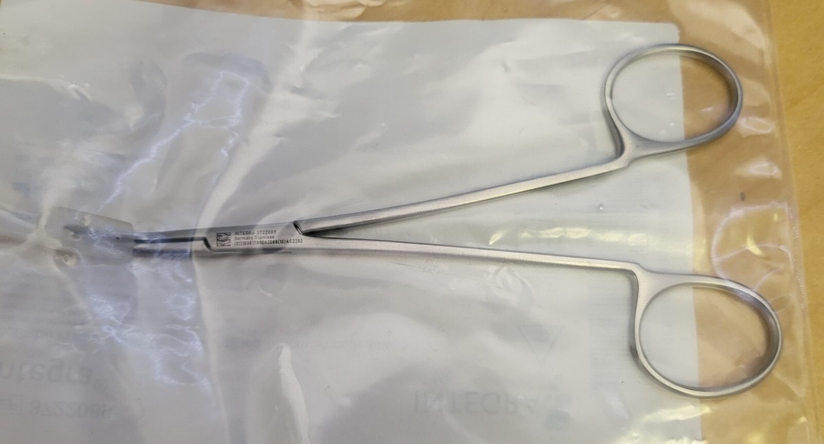 Integra 3722089 McCabe Facial Nerve Dissector, Angled 14mm