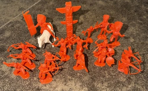 Vintage Marx Fort Apache Play Set Orange Indians 18 pieces Horse & Totem Pole