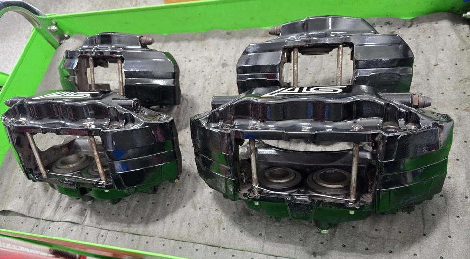 08-17 Subaru WRX STI OEM Brembo Brake Caliper Set - Image 4 of 4