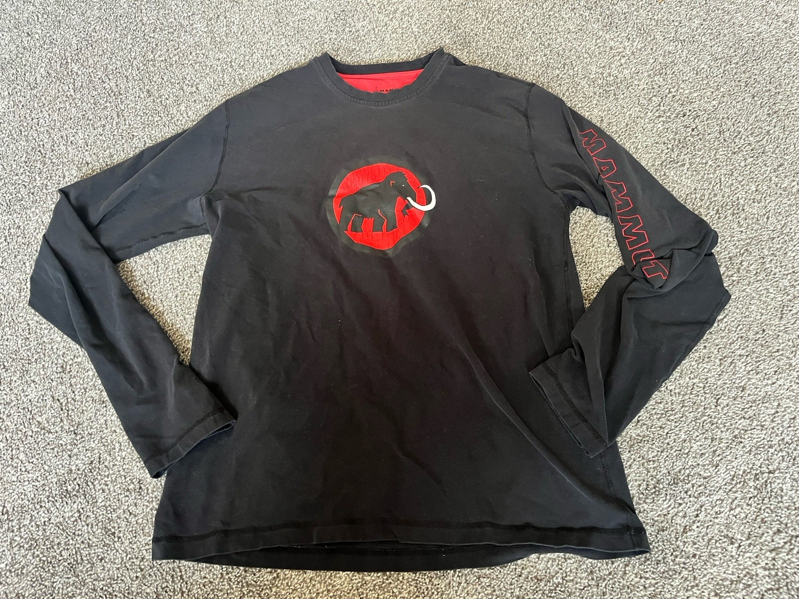 Camisa Mammut Grande Manga Larga Camiseta Negra Roja Mamut N