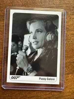 2007 Rittenhouse Complete James Bond #27 Pussy Galore Goldfinger NM-Mint