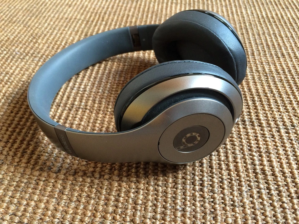 Beats Solo 2 Wireless, Foto 1 von 2