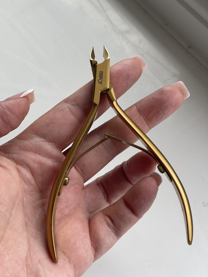 NAVY nail toolsRRP £126.00cuticle Nippershand Creamcuticle Balm