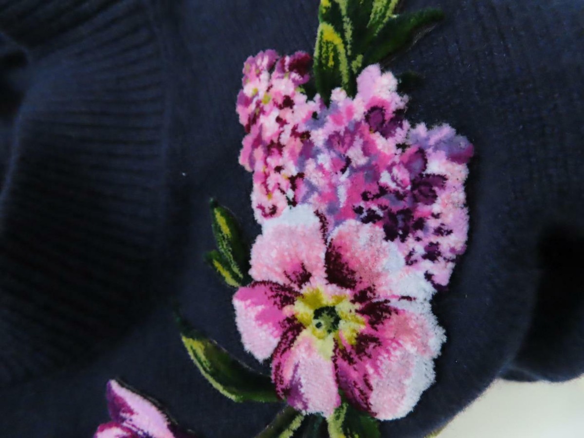 Dolce & Gabbana Navy Blue 100% Cashmere Floral Embroided Sweater