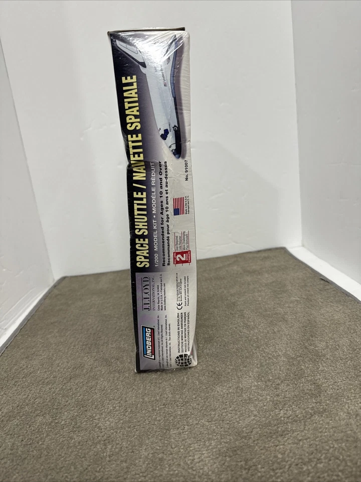 Lindberg USA NASA Discovery Space Shuttle Model Kit 1/200 Scale Sealed 2007 VTG - Image 3 of 4