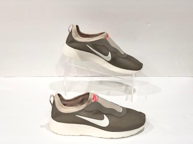 nike tanjun slip on