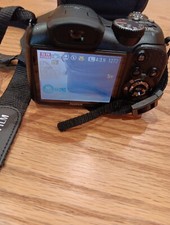 Fuji Finepix S2700HD 12.2 MP 18X optical Camera W/ Cap - Tested Works 4GB SD/Bag