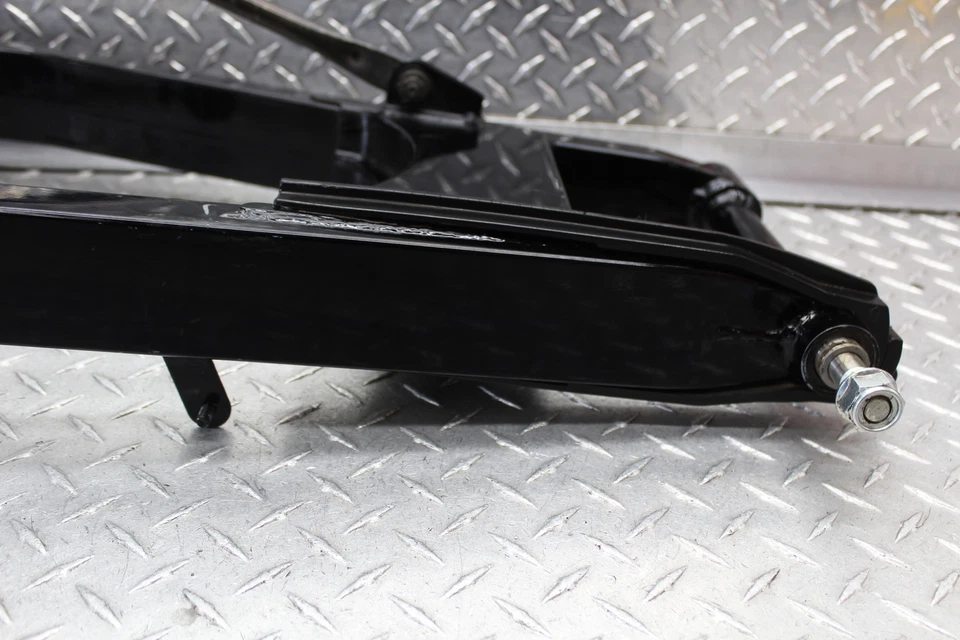 1993 HONDA NIGHTHAWK 750 CB750L CALIFORNIA REAR SWINGARM 52100-MW3-670 - Image 2 of 4