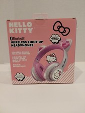 Hello Kitty Wireless Light Up Headphones Bluetooth Pink  White by Sanrio NEW