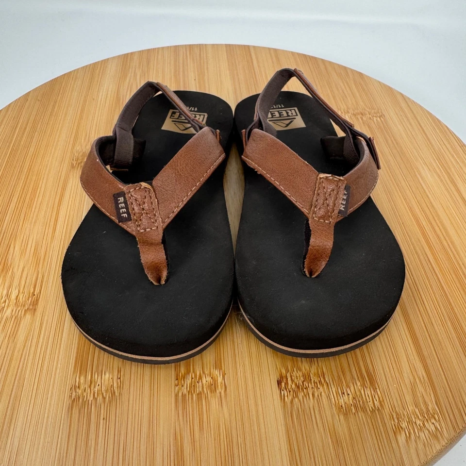 Sandalias Reef para niños pequeños chanclas correa de cuero marrón con correa de correa trasera talla 11 12 Foto 2 de 4
