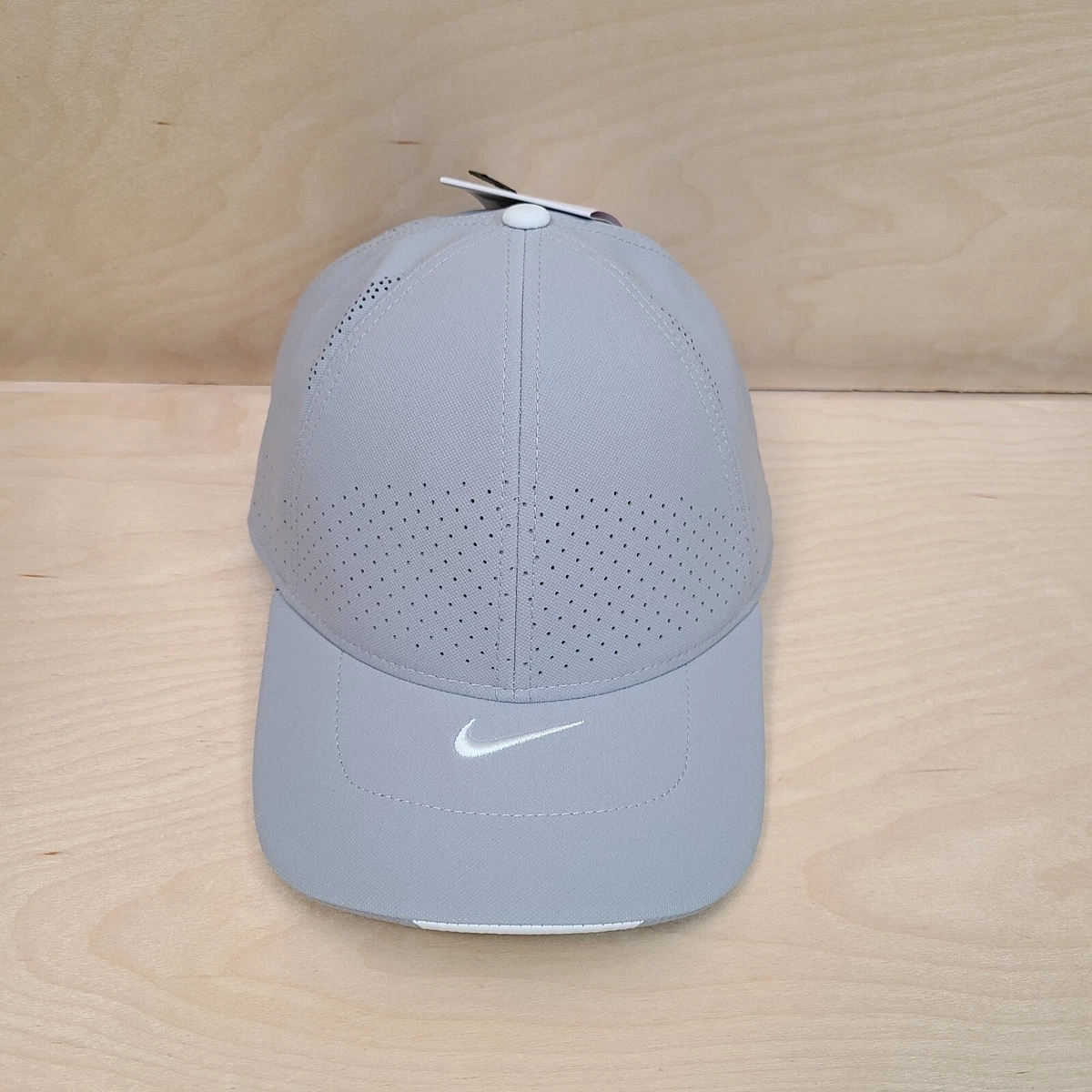 Nike hotsell strap back
