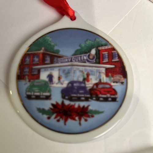 Dairy Queen 1998 Porcelain Happy Holidays Christmas Ornament Restaurant Vintage - Picture 5 of 6