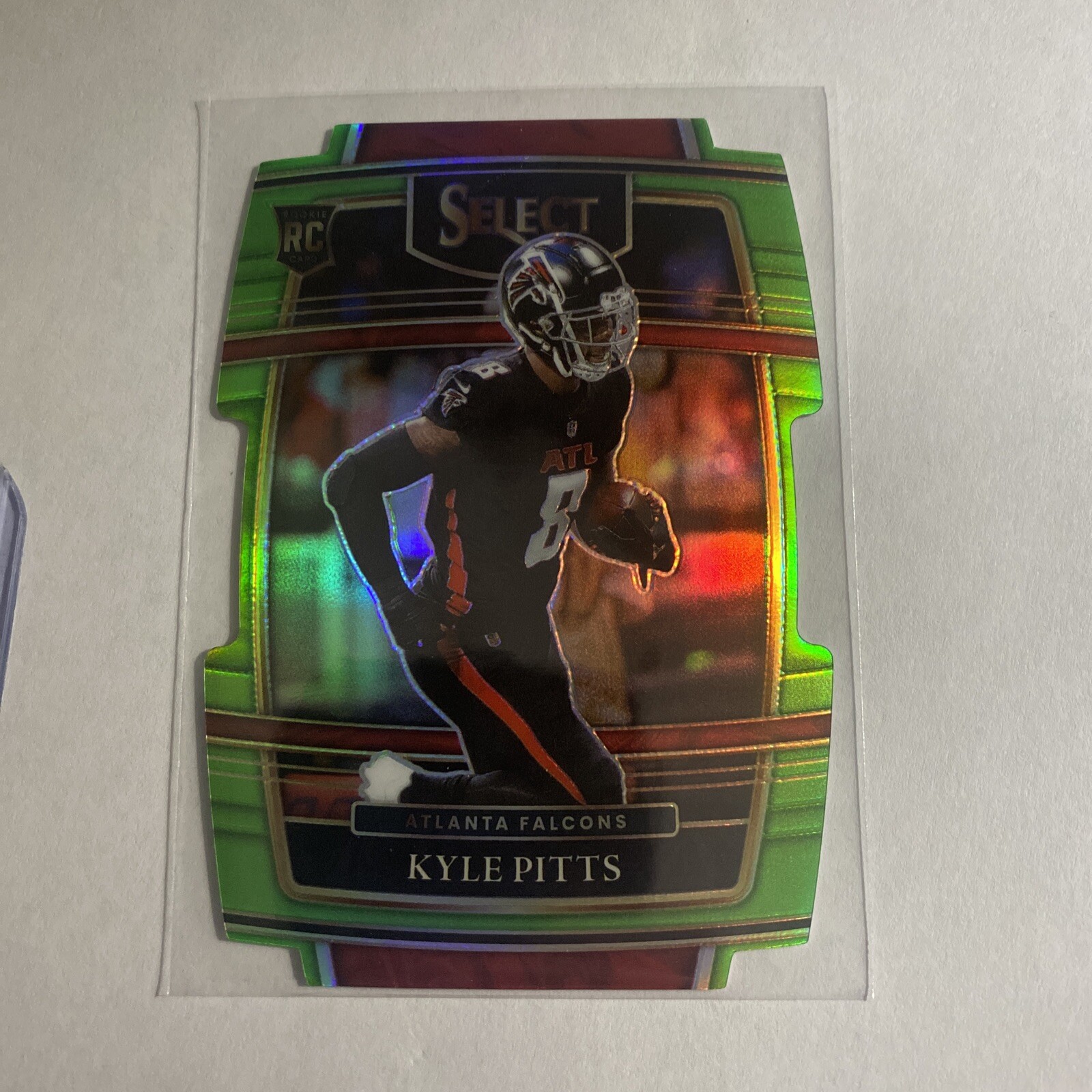 🔥2021 Select Football #46 Kyle Pitts NEON GREEN PRIZM Die-Cut RC - #d 346/349